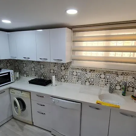 Apartament Reina, Kusadası