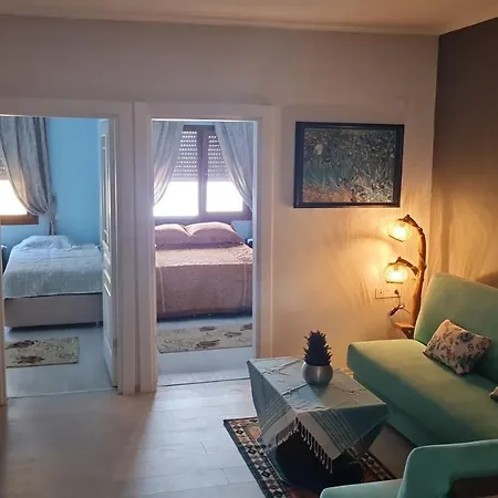 Reina, * Kusadasi