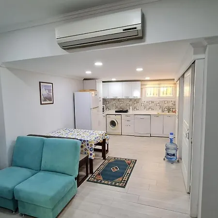 Apartament Reina, *