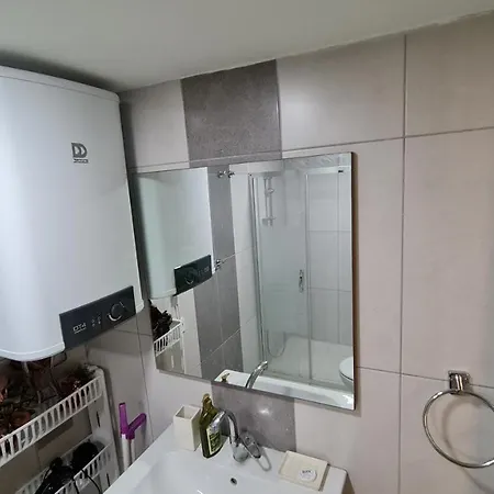Reina, Apartament