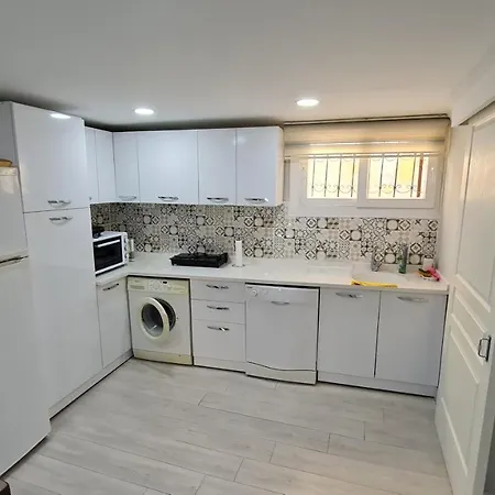 Apartament Reina, Kusadası