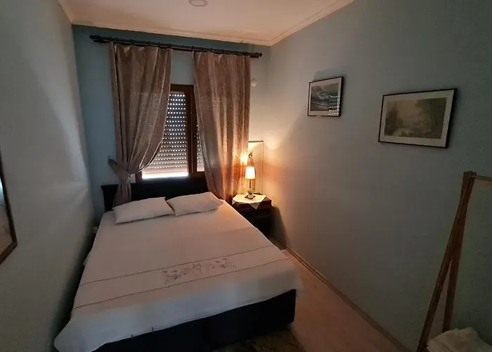 Reina, Daire Kuşadası